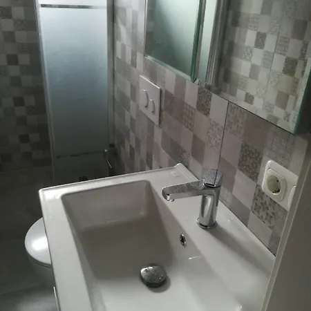 Schoenes-ferienapartment-mit-flatscreen-tv-wlan-parkplatz Apartman *